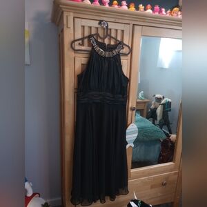 Elegant Black Sleeveless Dress